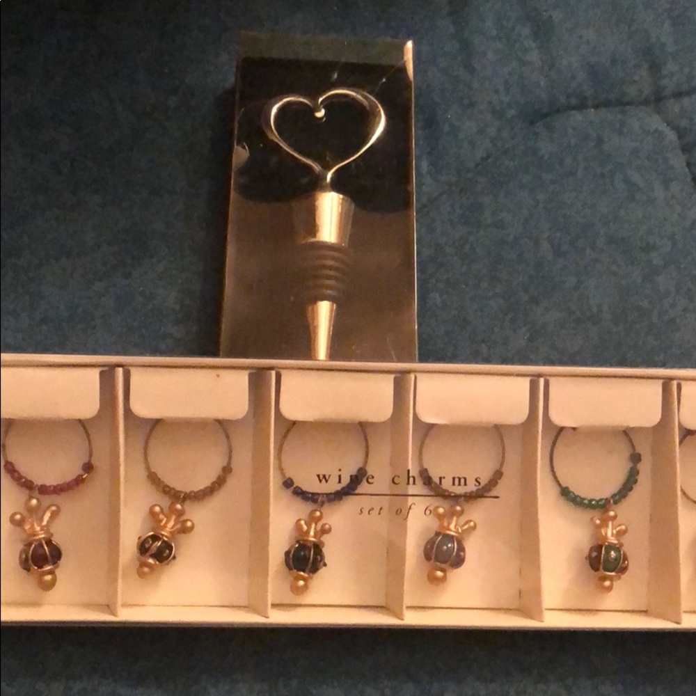 Wine accessories